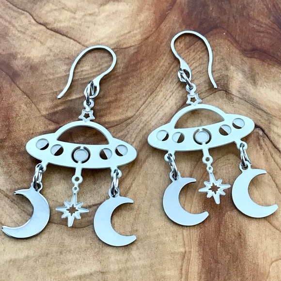 🆕 Spaceship with Moon and Stars Laser Etched Earrings Stainless Steel - Picture 2 of 3